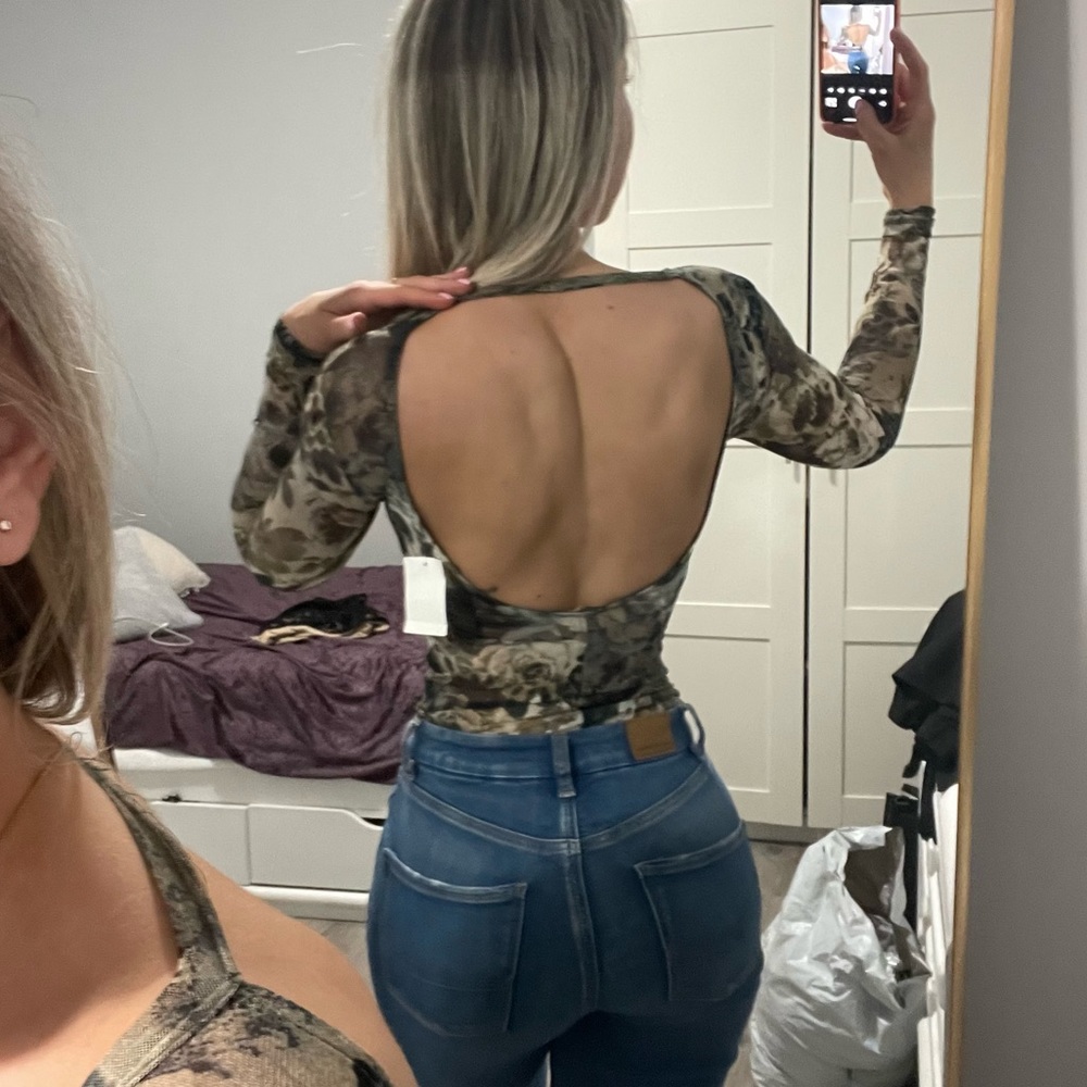 Open back body suit